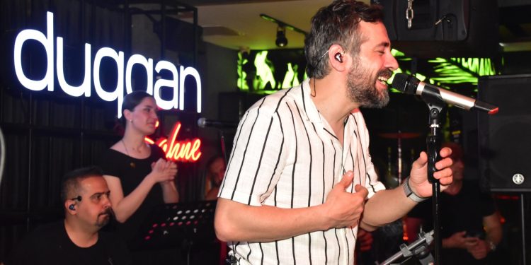 Duqqan Sahne’de Resul Dindar’la Karadeniz müziği gecesi