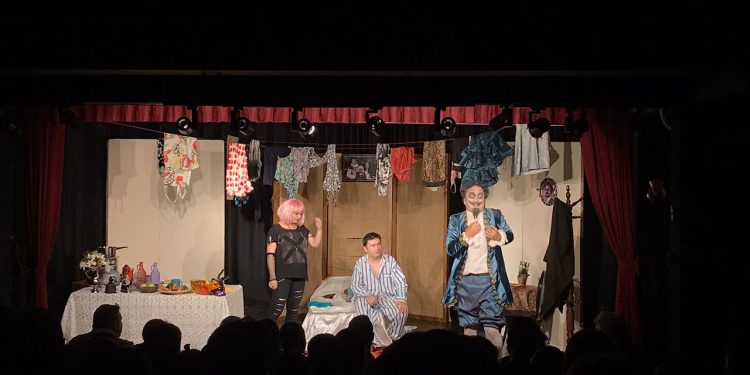 ‘Romeo ve Juliet: Şiddetli Geçimsizlik’ Sokak hayvanları için sahnede!