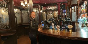 Latife Mülazımoğlu “Ağır İstanbul” filminin çekimleri için Londra’dan geldi