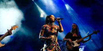 Hatay’da 10 bin kişi Atiye’nin şarkılarıyla kendilerinden geçti