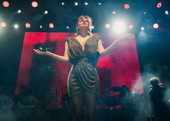 İstanbul Cevahir yaz konserleri Göksel’in muhteşem performansıyla son buldu