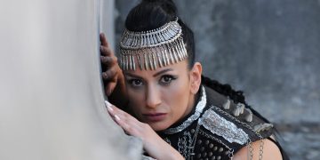 Yeliz Tek bomba gibi geliyor!