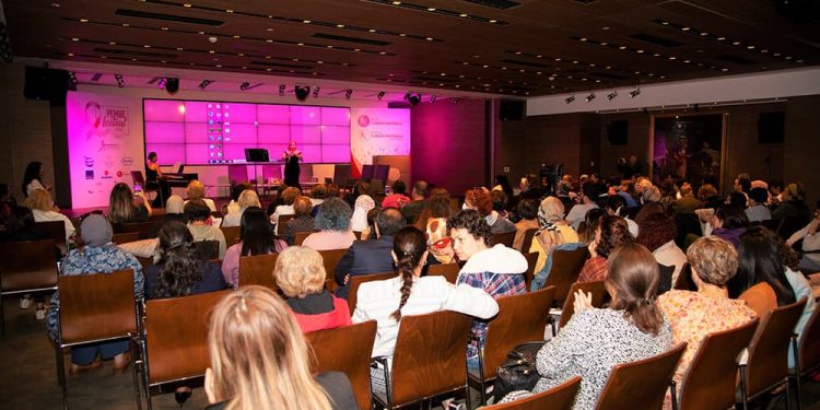 Kadınlar Pembe Festival’de Meme Sağlığı için Buluştu