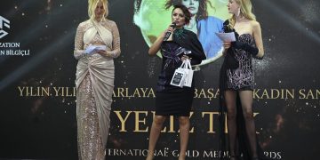 Yeliz Tek başarısını aldığı ödülle perçinledi