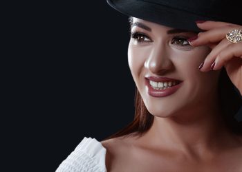 Esengül Yazıcı’nın yeni teklisi “Vale Vale” yayınlandı.