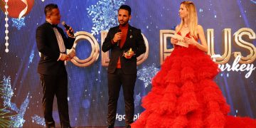 Yılın En İyi Çıkış Yapan Tatlı ve Lokum  Markası ödülünü Lokumların Efendisi olarak bilinen ünlü fenomen  Burak Akyürek  aldı.