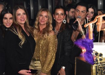 Sanat, cemiyet ve iş dünyası Teo Demir’in yaş gününde bir araya geldiler