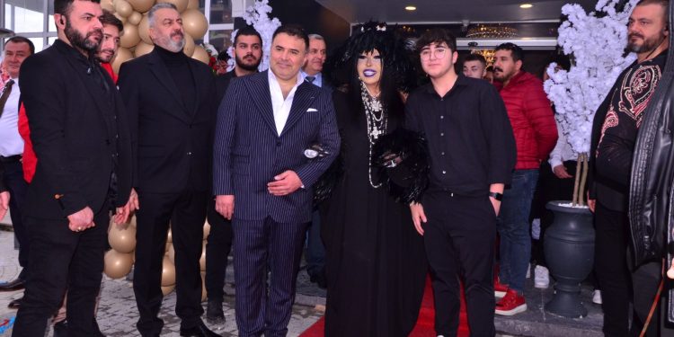 Aslınaz Konakları lansmanında Diva izdihamı