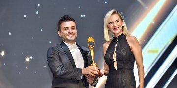 Lami Uyar yılın en başarılı genç girişimci ödülüne layık görüldü.