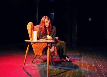 Yonca Poyrazoğlu ““Baba Bende Öleceğim”  ile yüreklere dokunuyor