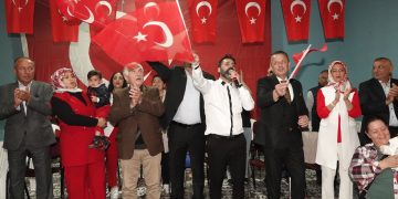 Çatalca İhsaniye Mahallesi’nde Çılgın Sedat’lı coşkulu Cumhuriyet’in 100 yıl kutlaması