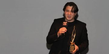 Ünlü televizyon sunucu Raif Akyüz’ü dünya medyası yakın takibe aldı !