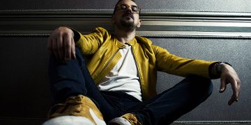 Umut Uslusoy “Üçgen” isimli çalışmasıyla saflığını kaybetmiş gençliğine bakıyor