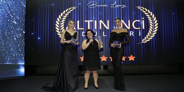 Altın İnci’den Nezahat Kaya’ya Ödül