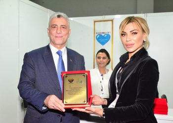 Farket Otizm Saklı Dehalar Derneği standına ünlü isimlerden anlamlı destek