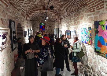 Galeri Abay / Sanat-ı Alâ 2023’ün son sergisinde sanatçıları ve sanatseverleri bir araya getirdi.