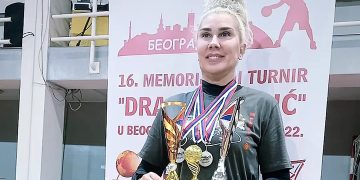 Banu Karadağlı diye yazılır “Melek” diye okunur