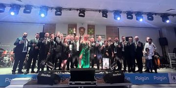 Petek Dinçöz’den Muğlaspor dayanışma gecesinde muhteşem performans!