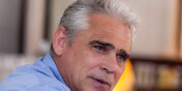 Ünlü manken ve oyuncu Tolga Savacı hayatını kaybetti