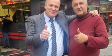 Başiskele’de Uğur Yüksel durmuyor, destek büyüyor