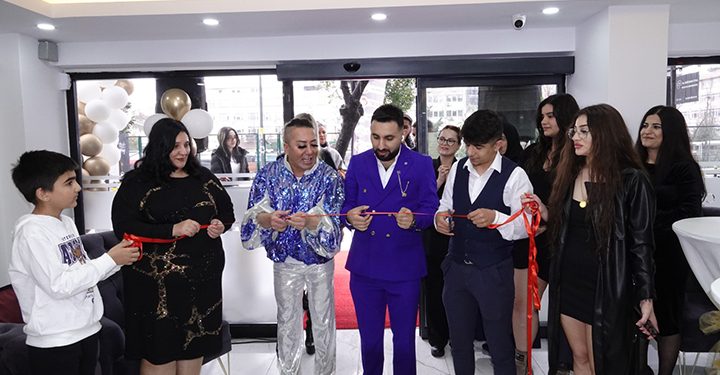 Cosmoten Güzellik Merkezi’nin açılışına yoğun ilgi