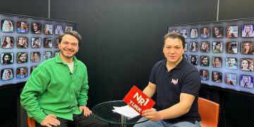 Raif Akyüz’ün bu haftaki konuğu ünlü oyuncu Eren Pekgöz oldu