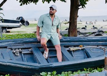 Yenilikçi sanatçı Murat Balcı, Afrika Mauritius Adası’nda çektiği ve ilk fefa yönetmenliğini de kendi üstlendiği klibi ile sevenleriyle buluşmaya hazırlanıyor.