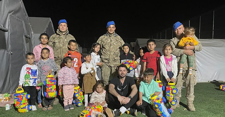 Gökhan Akar, “Sessiz Çığlık” Şarkısını Filistinli Çocuklara İthaf Etti