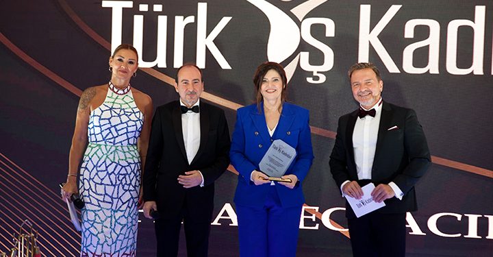 Türk İş Kadınları Plaket Töreni, Fuat Paşa Yalısı’nda Gerçekleşti