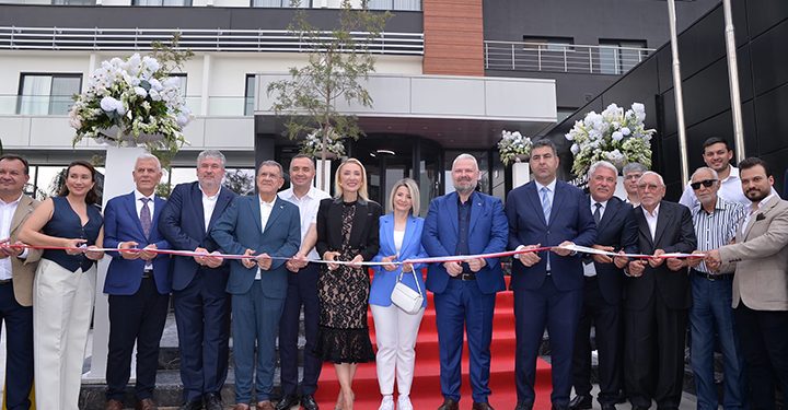 Ünlü isimler FT Lotus Thermal Trademark Collection açılışındaydı