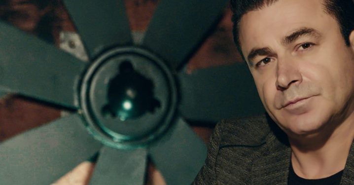 Fikret Ak “Tenezzül” adlı şarkısıyla yaz aylarına iddialı giriş yaptı