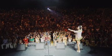 Buray Kuşadası ve Ayvalık’ta unutulmaz iki konsere daha imza attı