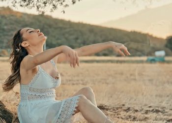 Sultan Bozkurt’tan “Hey Onbeşli” adlı türküye muhteşem cover