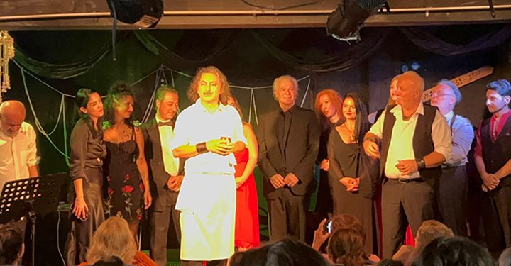 “Meyhanede” oyunu 17 yıldır tiyatroseverlerle buluşmaya devam ediyor.