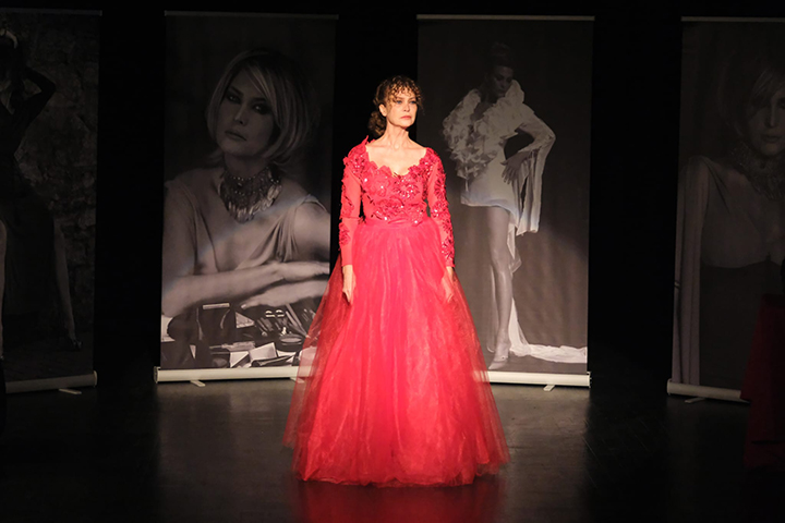 İpek Tenolcay’dan Yeni Tek Kişilik Oyun: Serendipçe