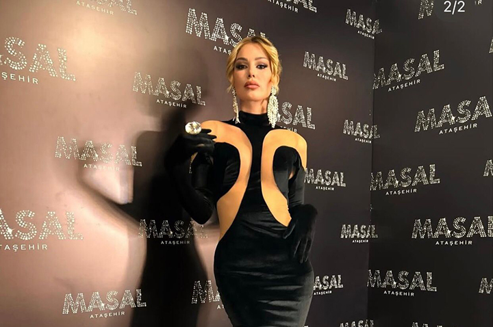 Masal Gibi Gece: Petek Dinçöz Ataşehir’de Büyüledi